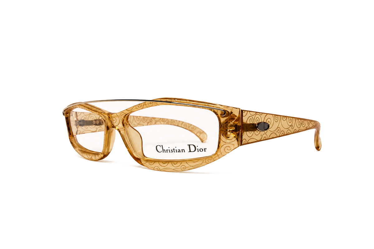 RV-001 · Christian Dior — Code 31 · trois-quarts · fond blanc neutre