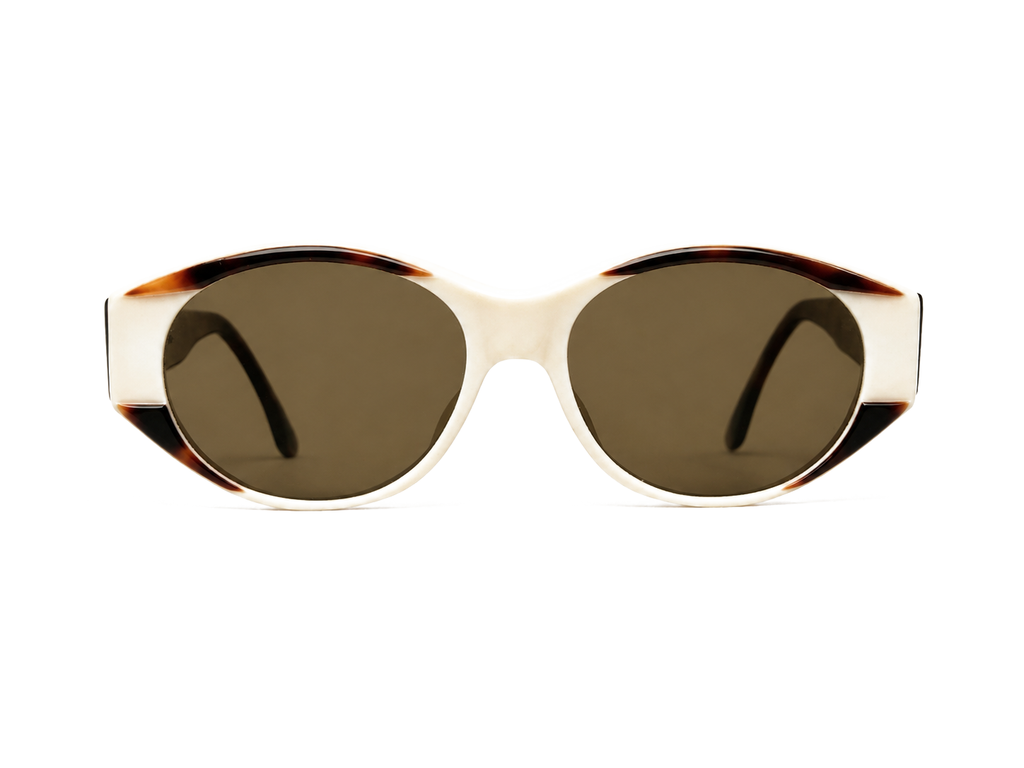 RV-020 · Emmanuelle Khanh — 7980 · face · fond blanc neutre
