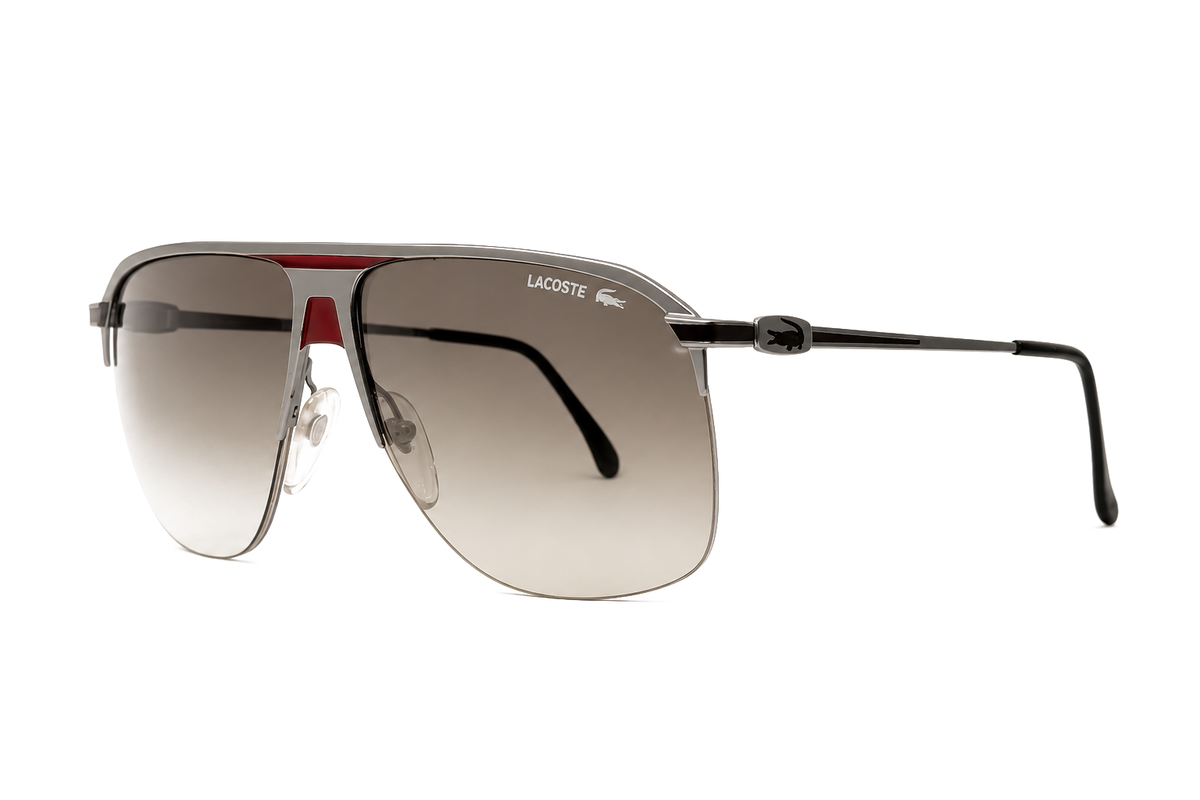 RV-022 · Lacoste — 111 · trois-quarts · fond blanc neutre