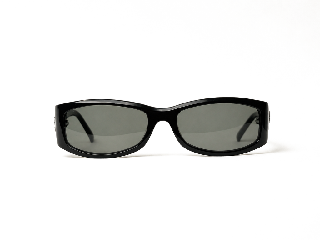 RV-024 · Gucci — GG 2526/S · face · fond blanc neutre