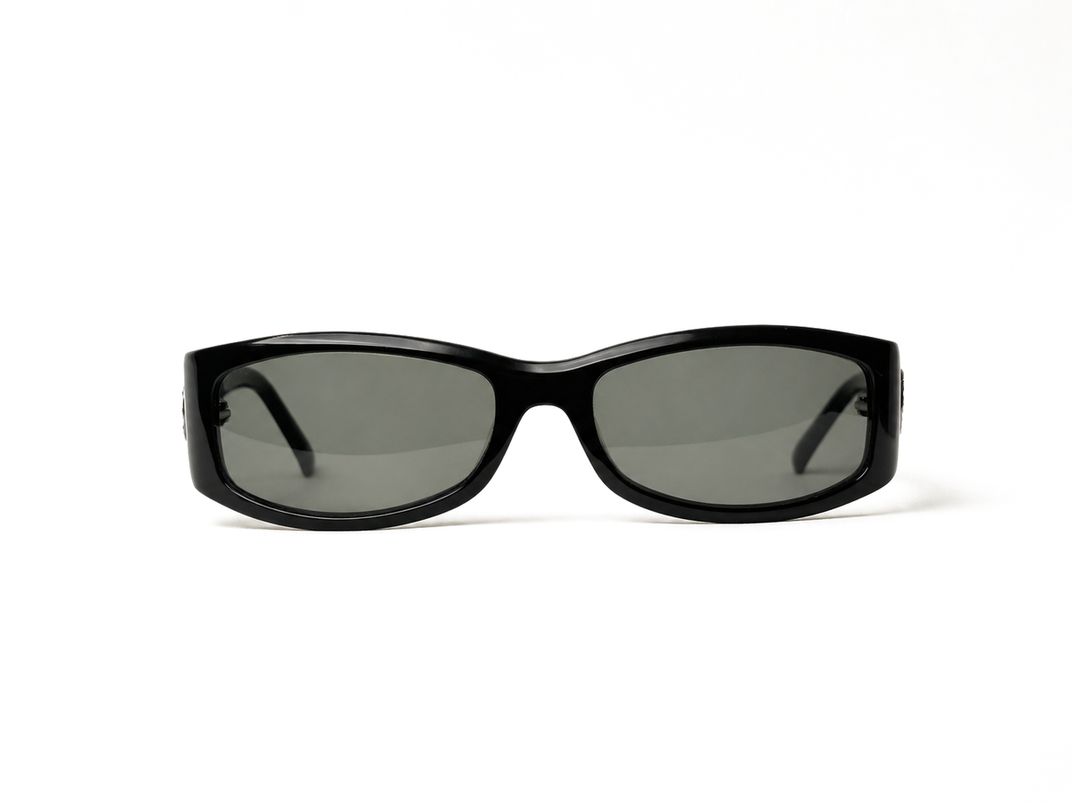 RV-024 · Gucci — GG 2526/S · face · fond blanc neutre